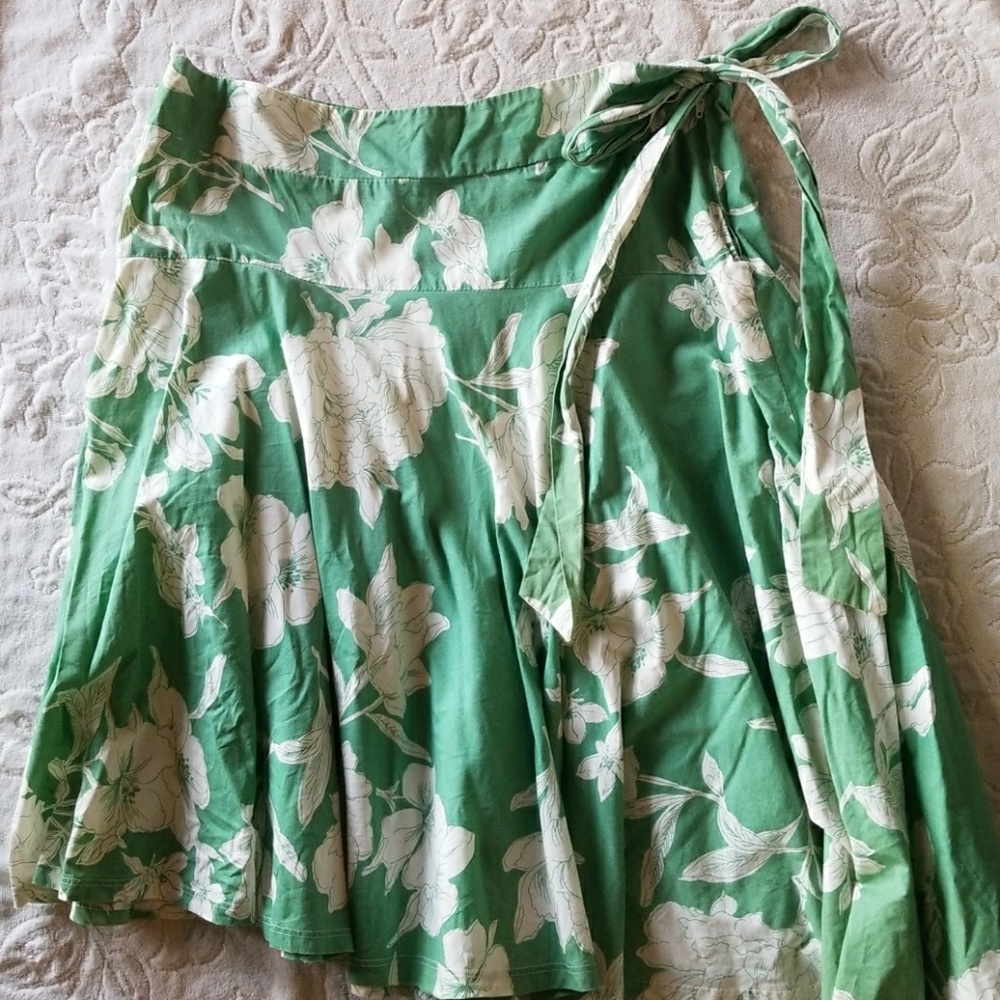 Green floral asymmetrical skirt